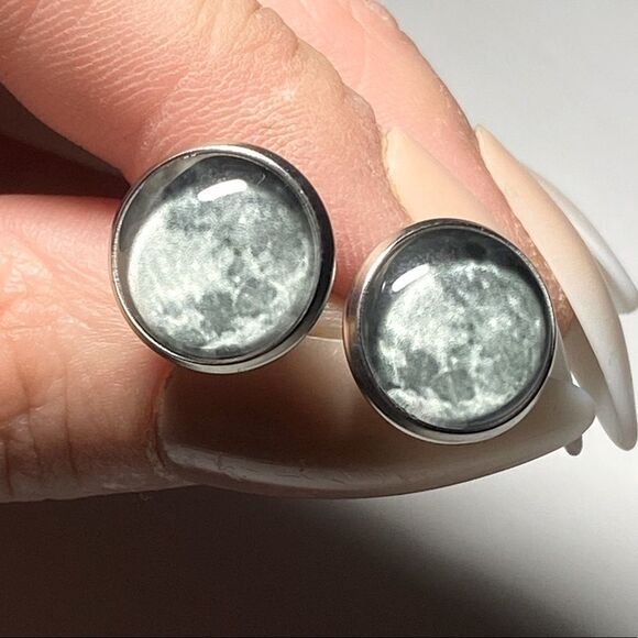 12MM, Glow In The Dark, Moon Stud Earrings, Unisex - Picture 4 of 8